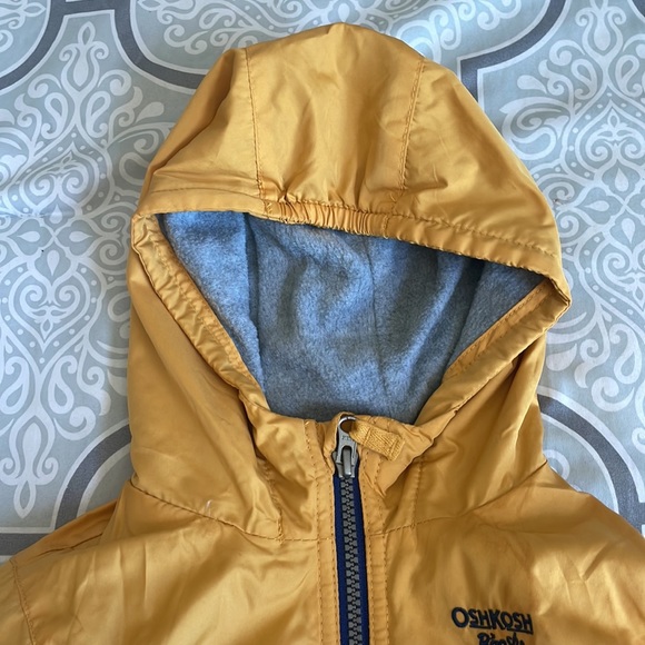 🌧️ OshKosh Hooded Jacket 🌨️ - Picture 2 of 7